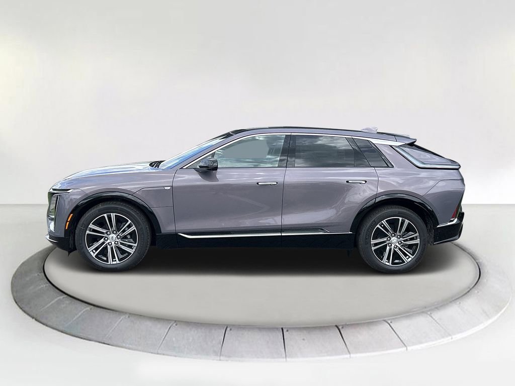 2026 Cadillac Lyriq Luxury photo 2