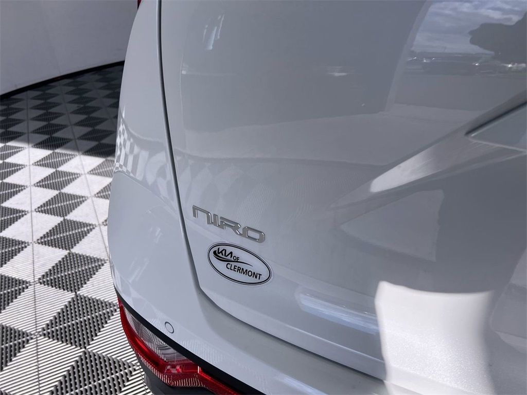2026 Kia Niro EX photo 4