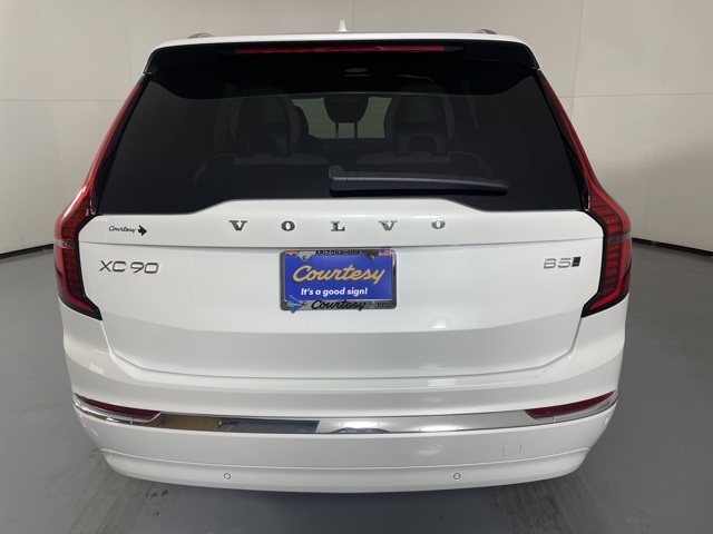 2026 Volvo XC90 B5 AWD Core photo 7
