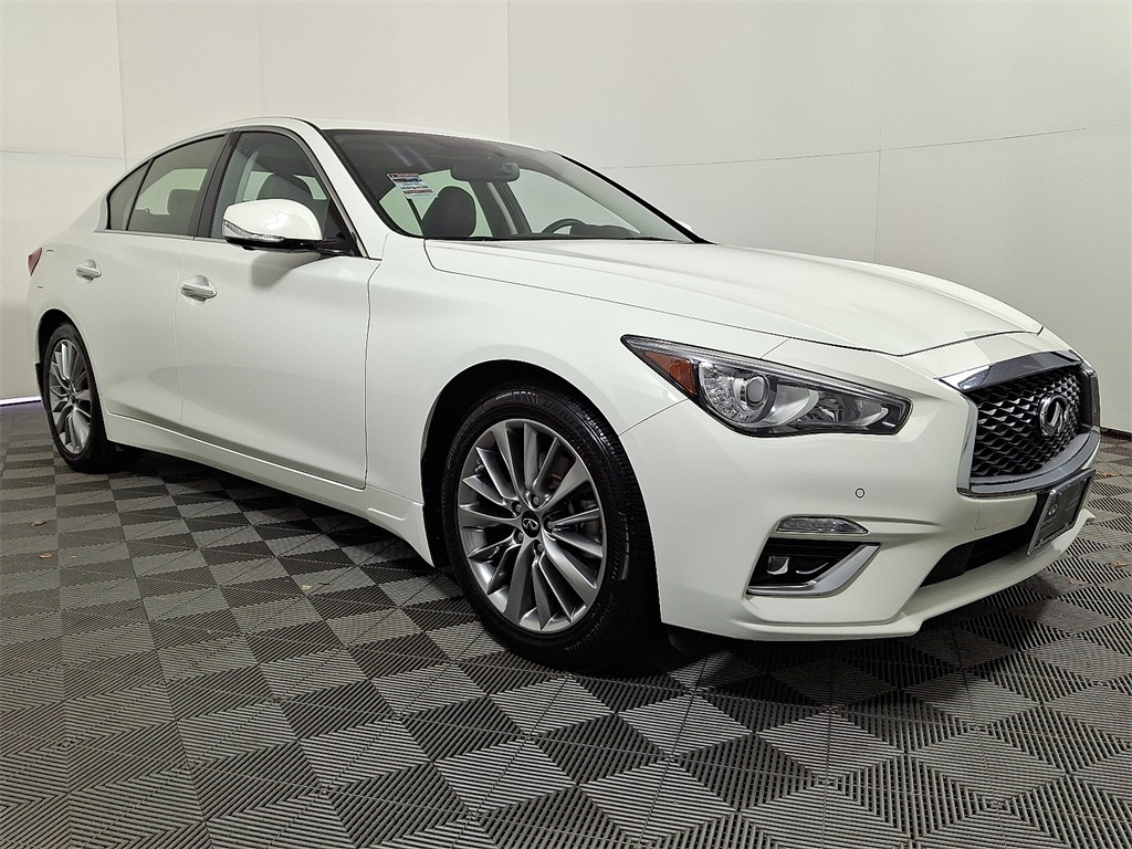 2022 Infiniti Q50 LUXE photo 3