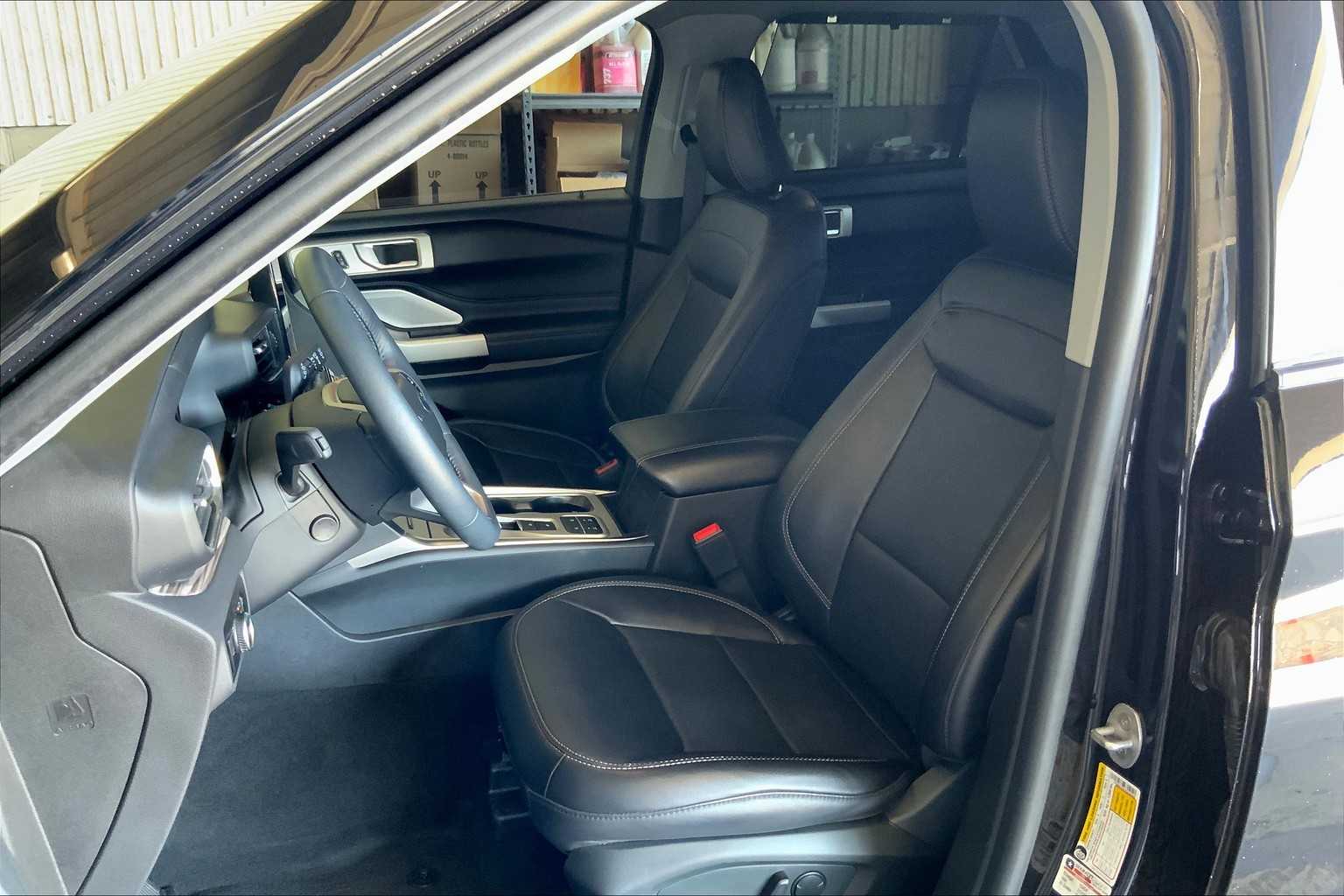 2023 Ford Explorer Limited photo 6