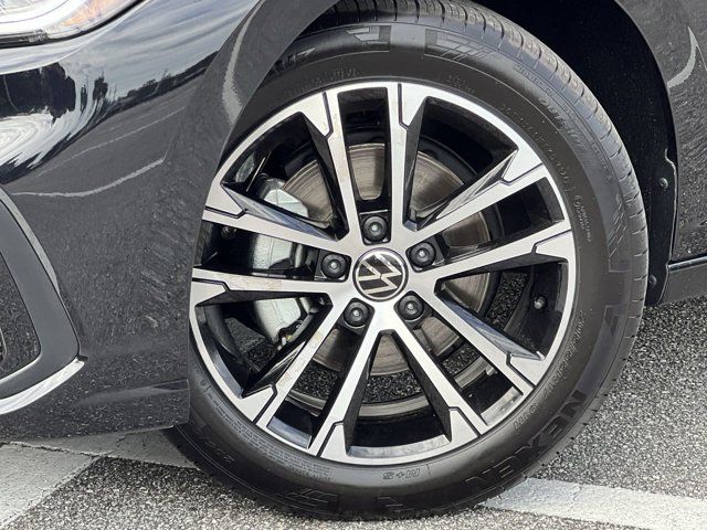 2025 Volkswagen Jetta 1.5T Sport photo 2
