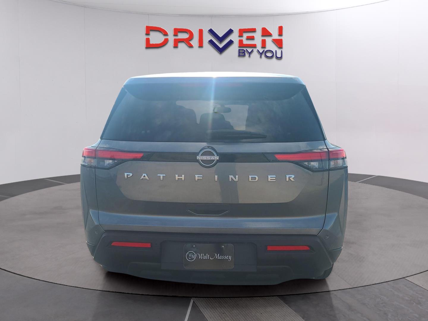 2024 Nissan Pathfinder S photo 3