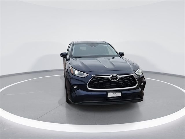 2024 Toyota Highlander XLE photo 3