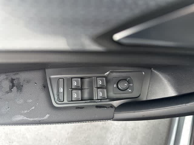 2022 Volkswagen Tiguan S photo 14