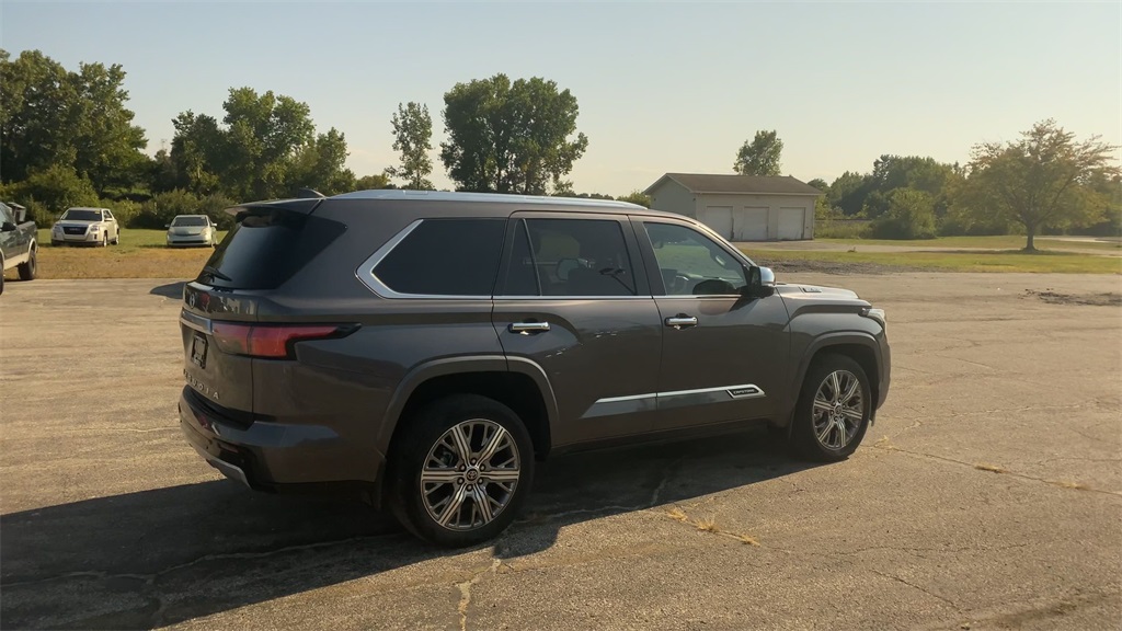 2024 Toyota Sequoia Capstone photo 8
