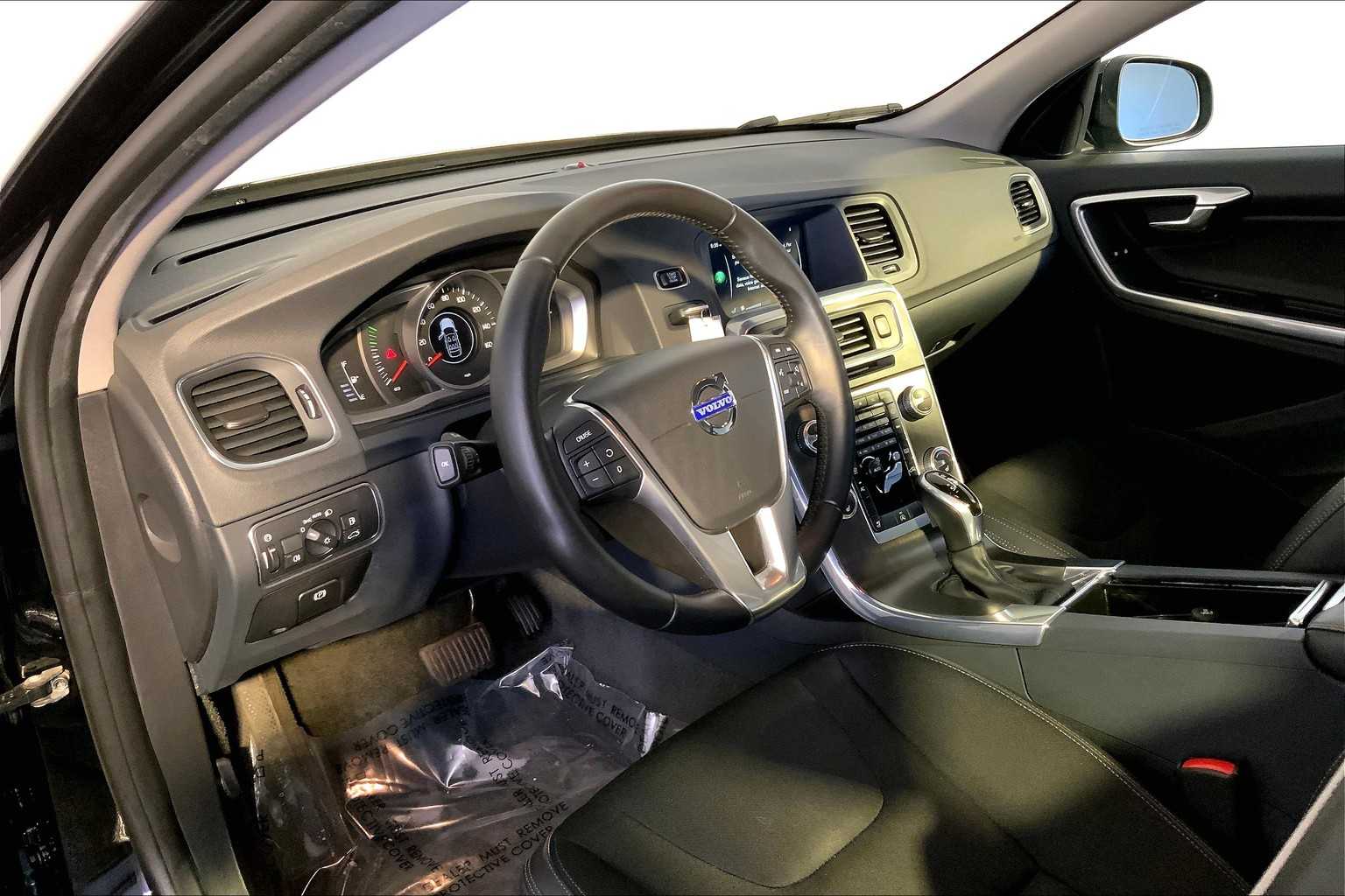 2015 Volvo S60 T5 Drive-E photo 16