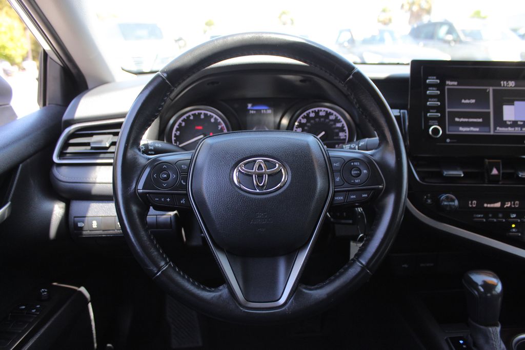 2022 Toyota Camry SE photo 17