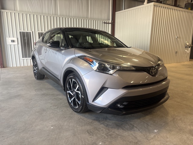 2019 Toyota C-HR XLE photo 2