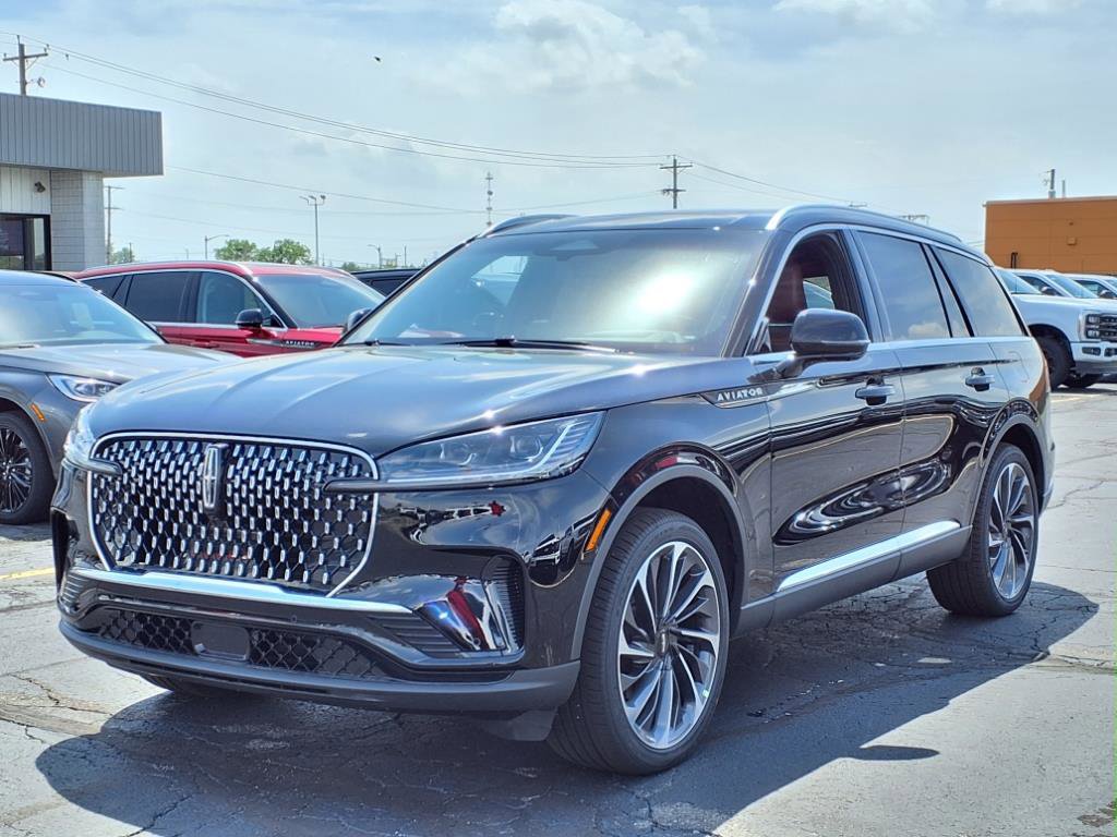 2025 Lincoln Aviator Reserve photo 3