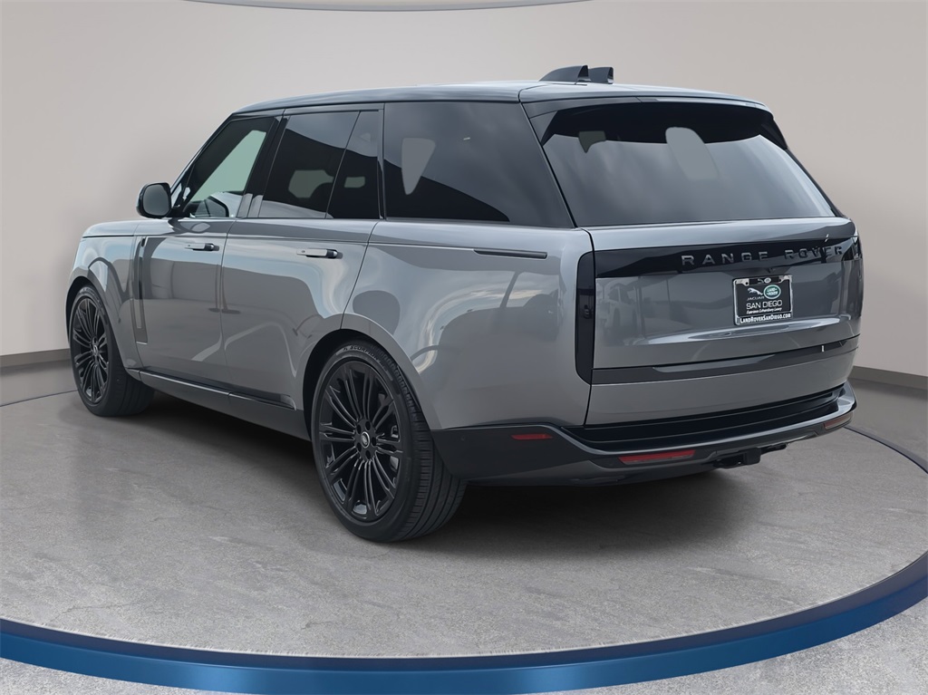 2025 Land Rover Range Rover SE photo 2