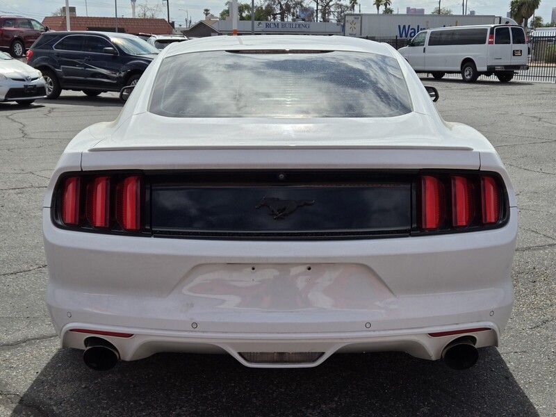 2015 Ford Mustang EcoBoost photo 4