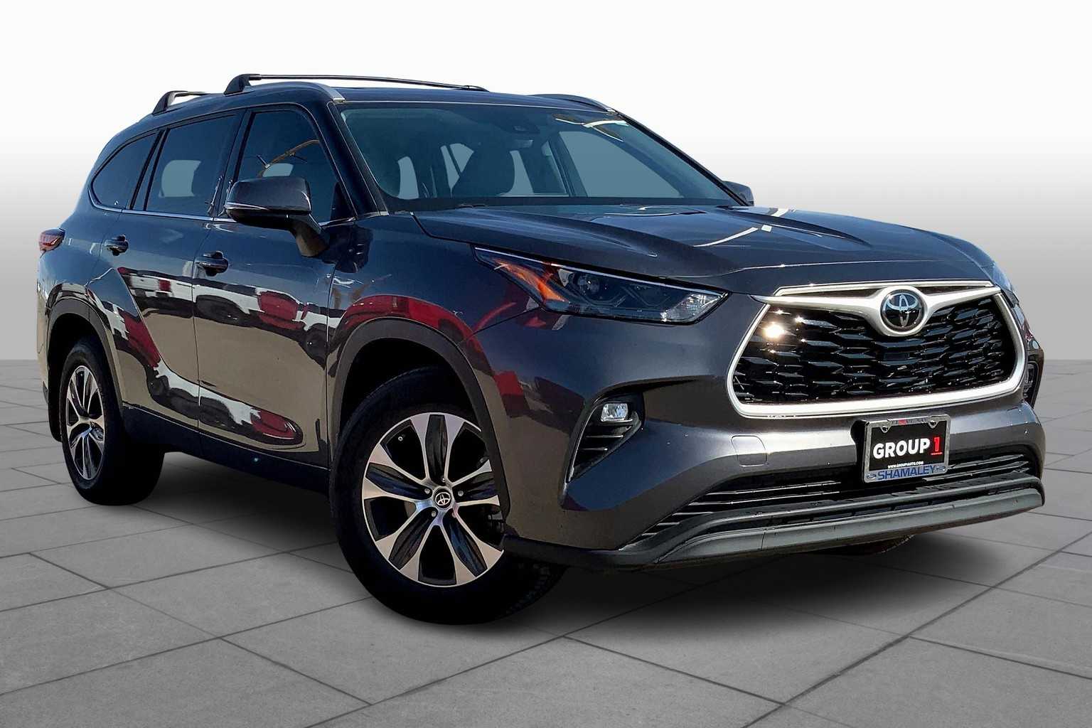 2022 Toyota Highlander XLE photo 3