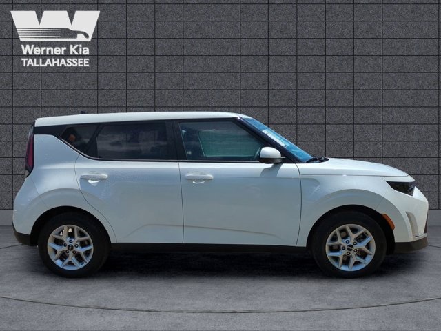 2024 Kia Soul LX photo 4