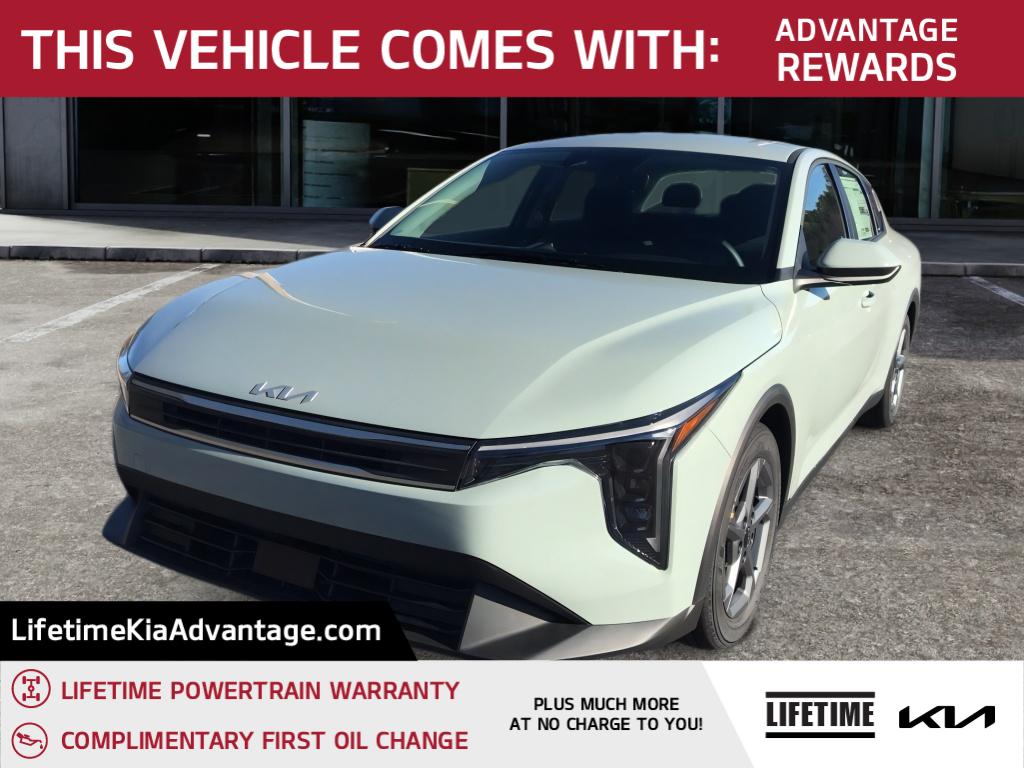 2025 Kia K4 LXS's photo