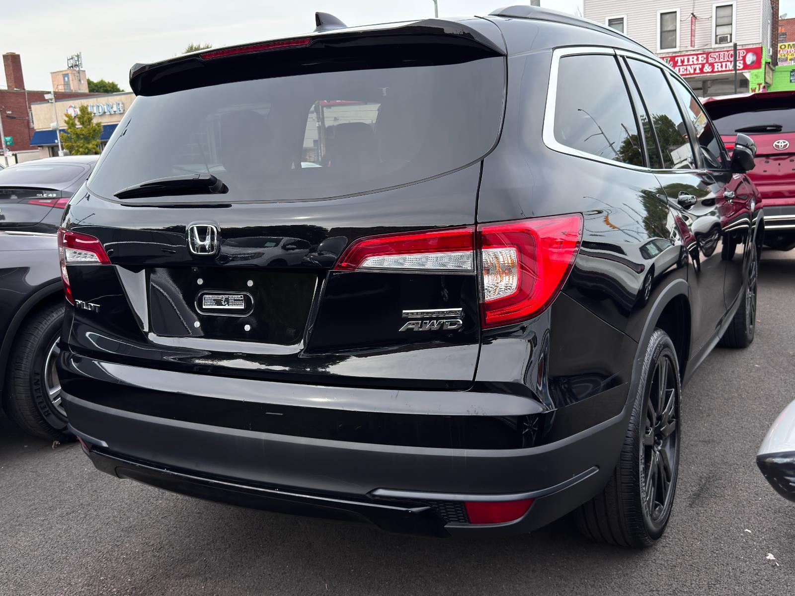 2022 Honda Pilot Special Edition photo 3