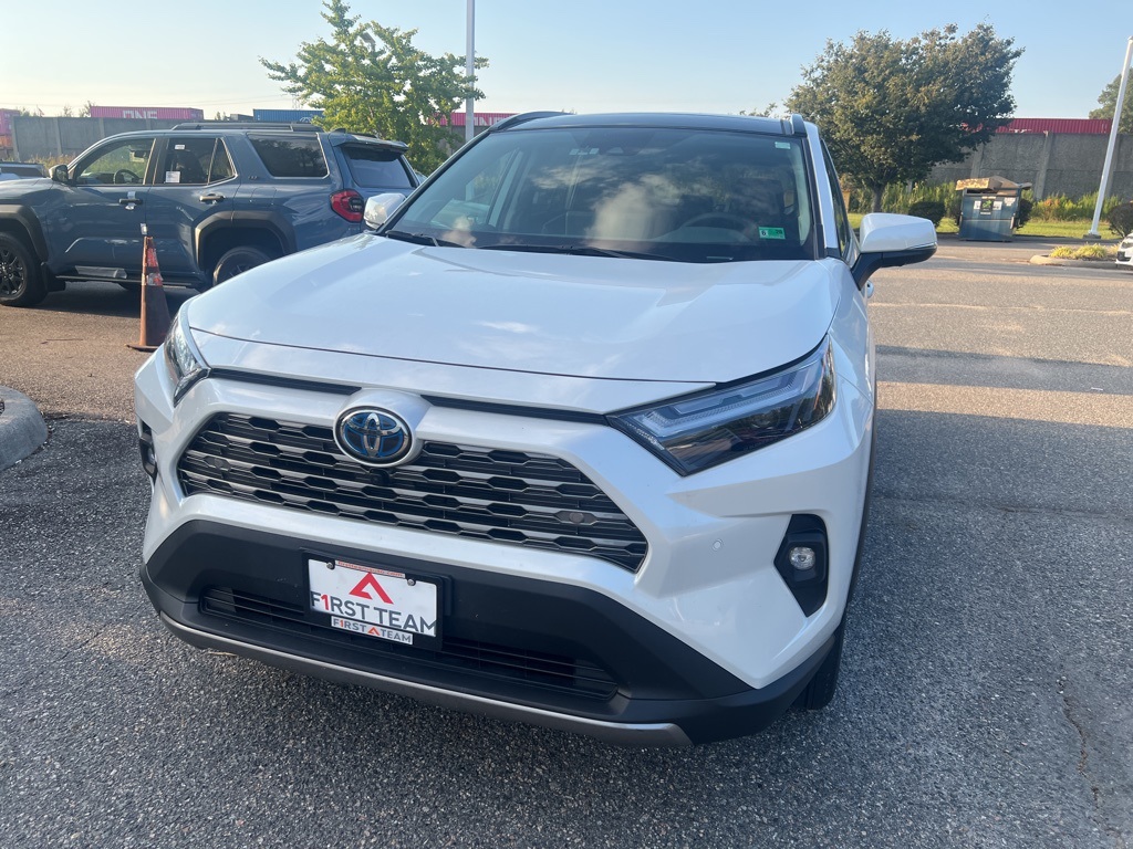 2024 Toyota RAV4 Hybrid Limited photo 2