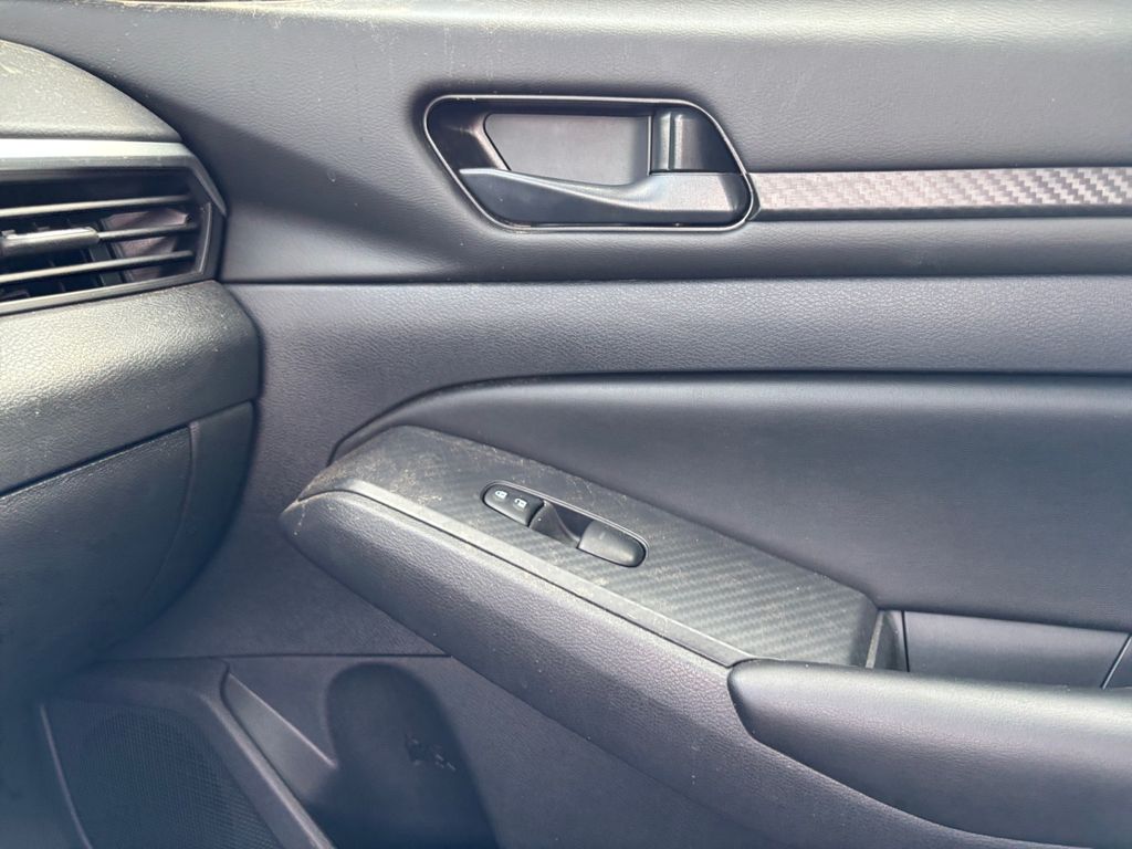 2025 Nissan Altima 2.5 S photo 12