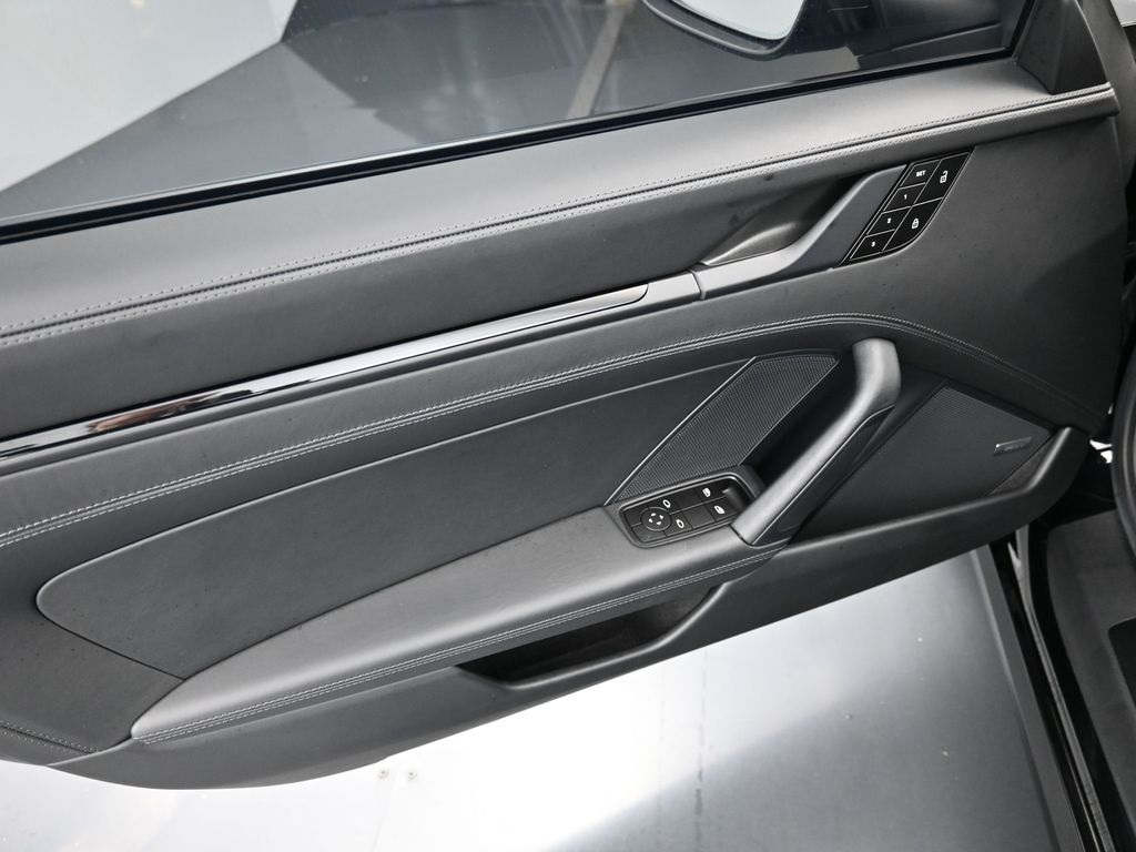 2024 Porsche 911 T photo 17