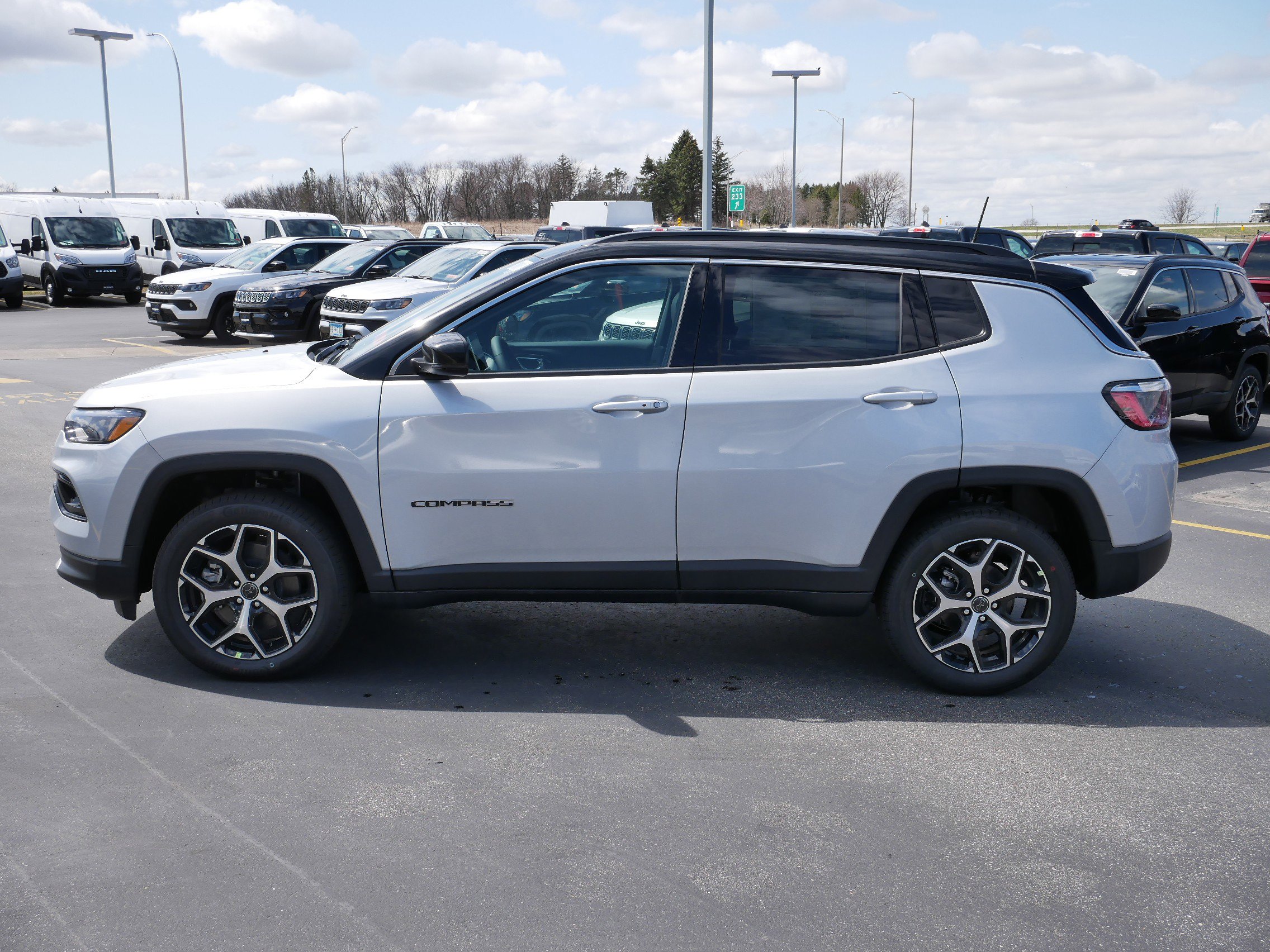 2025 Jeep Compass Limited photo 3