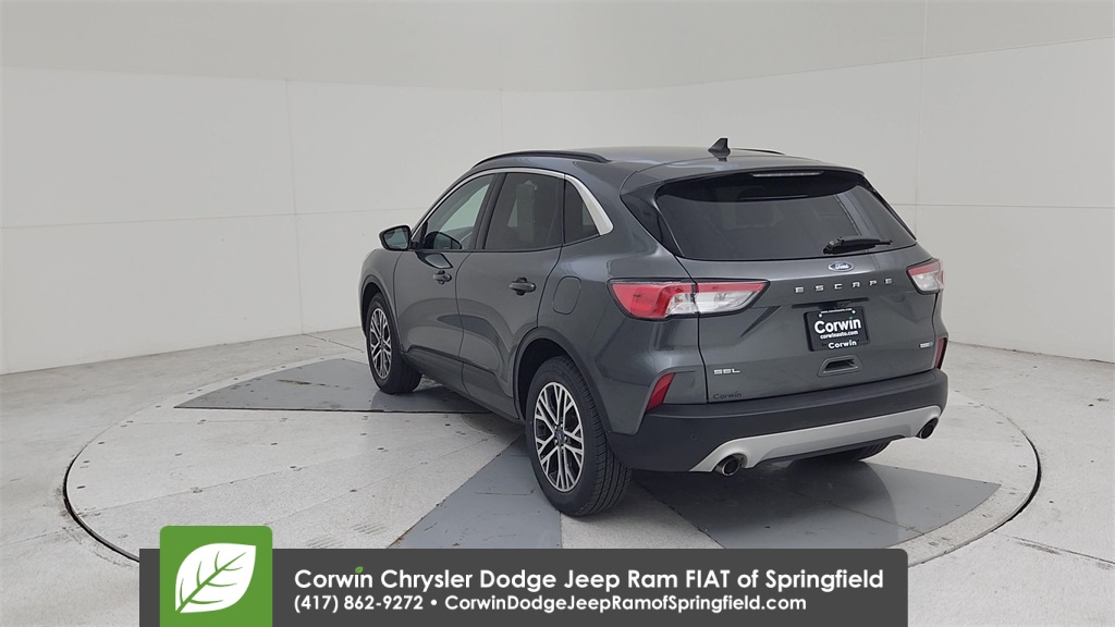 2020 Ford Escape SEL photo 11