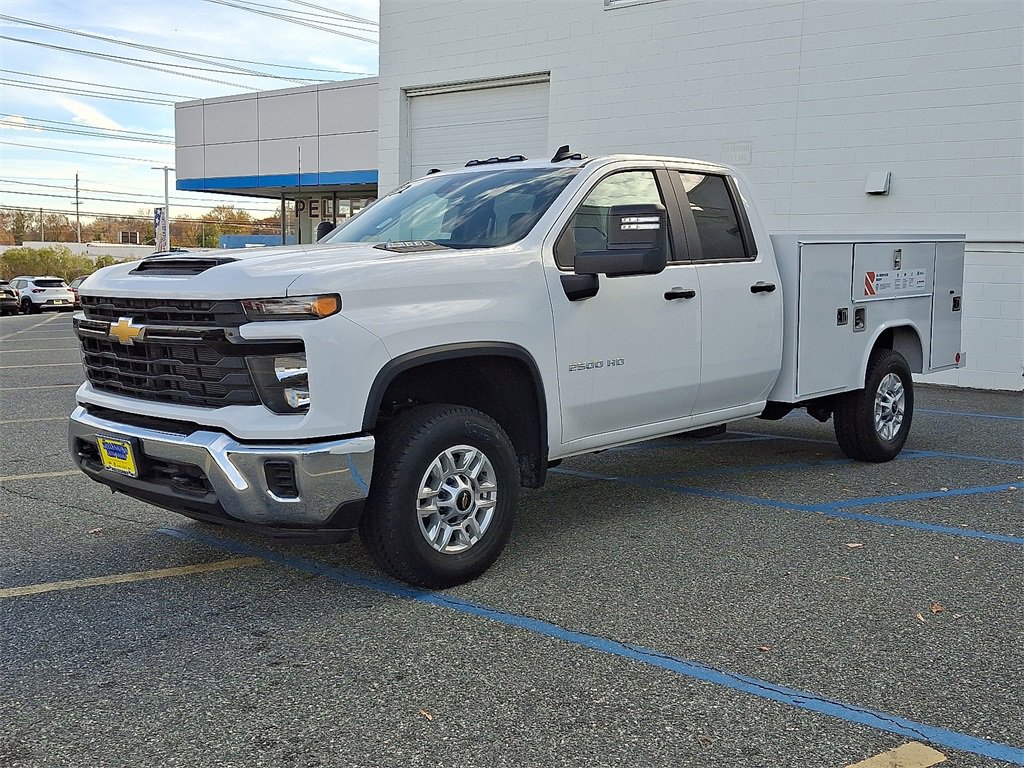 2025 Chevrolet Silverado 2500HD photo 2