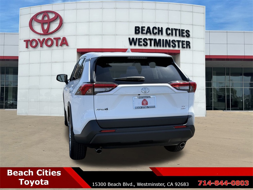 2025 Toyota RAV4 LE photo 8
