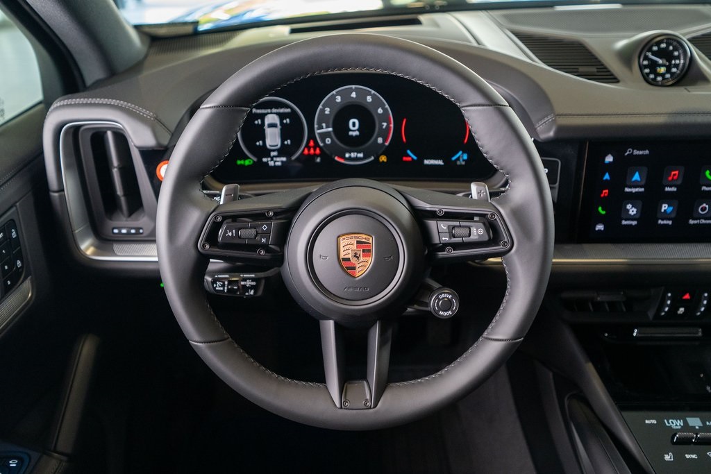 2025 Porsche Cayenne photo 30