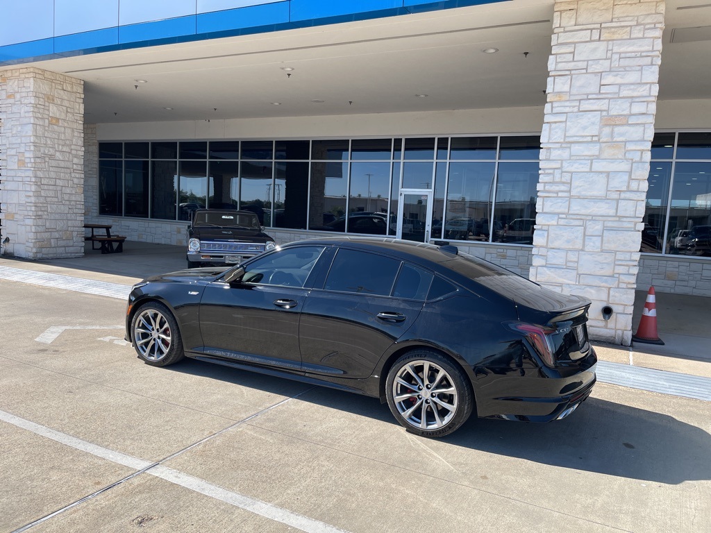 2024 Cadillac CT5 V photo 2