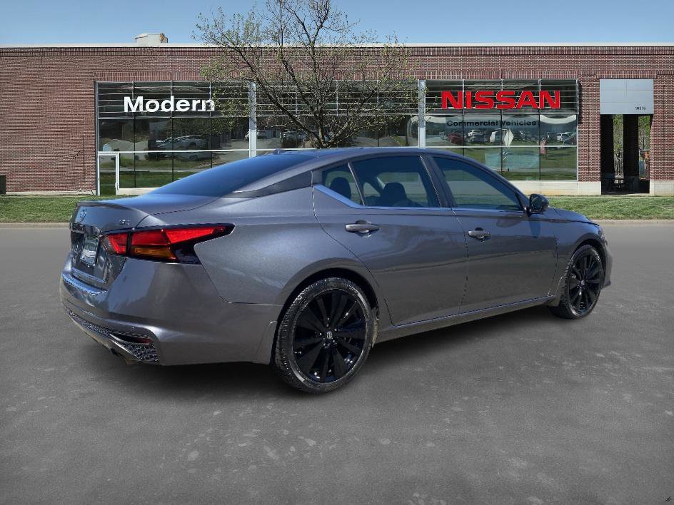 2021 Nissan Altima 2.5 SR photo 4
