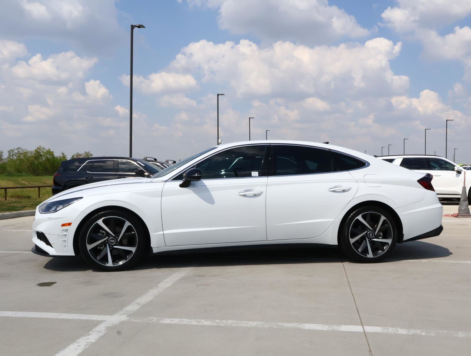 2021 Hyundai Sonata SEL Plus photo 2
