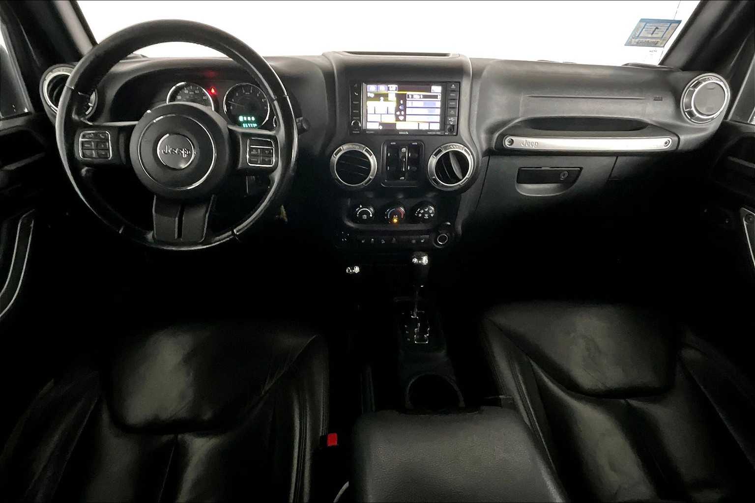 2016 Jeep Wrangler Unlimited Sahara photo 13