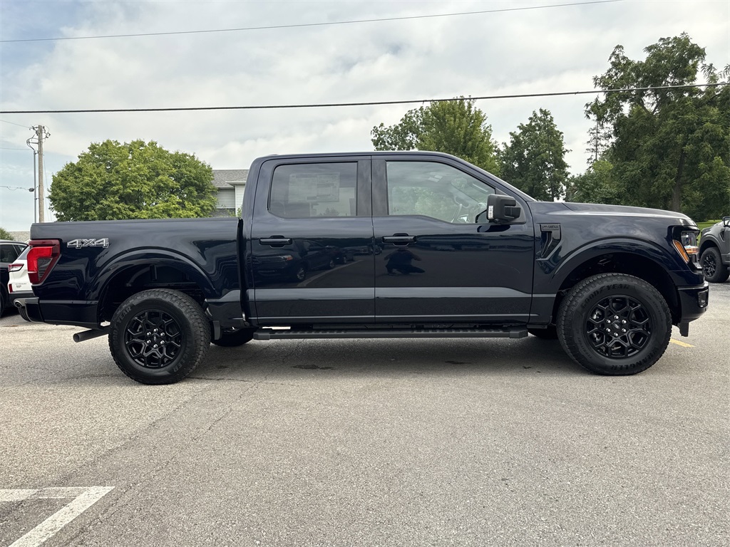 2025 Ford F-150 XLT photo 3