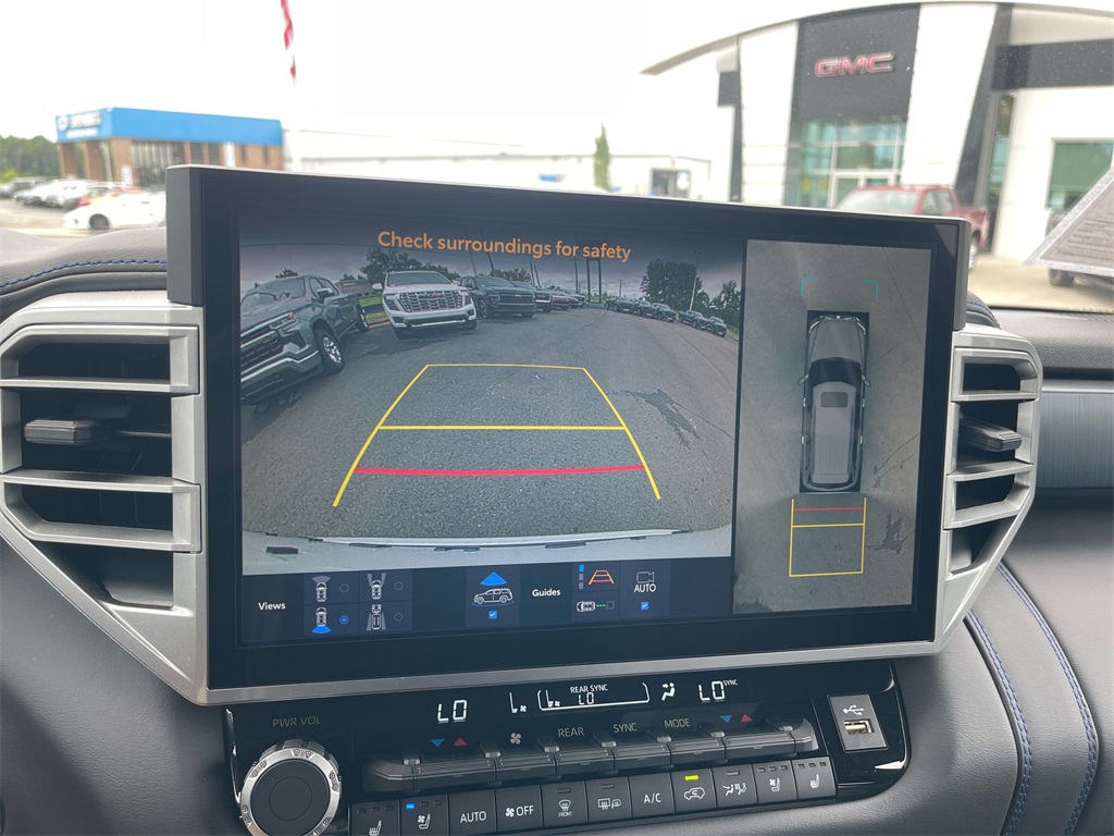 2025 Toyota Sequoia Platinum photo 17