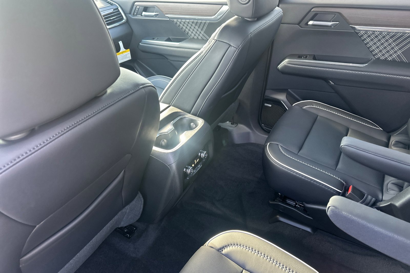 2026 Gmc Acadia Denali photo 10