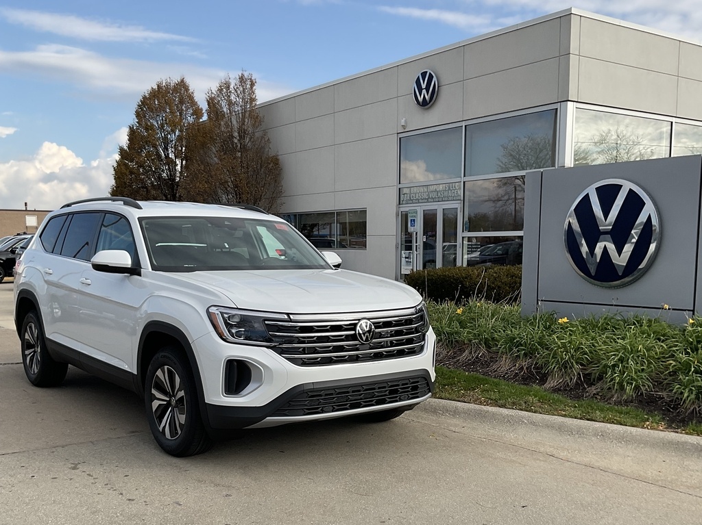 2026 Volkswagen Atlas SE's photo