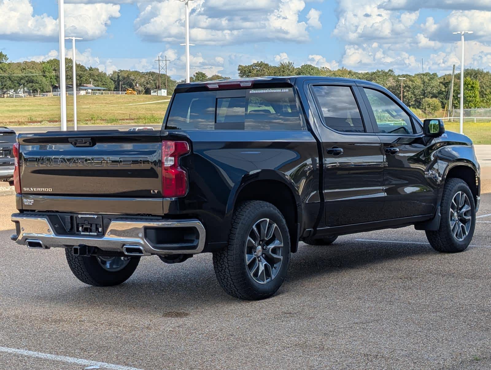 2026 Chevrolet Silverado 1500 LT photo 3