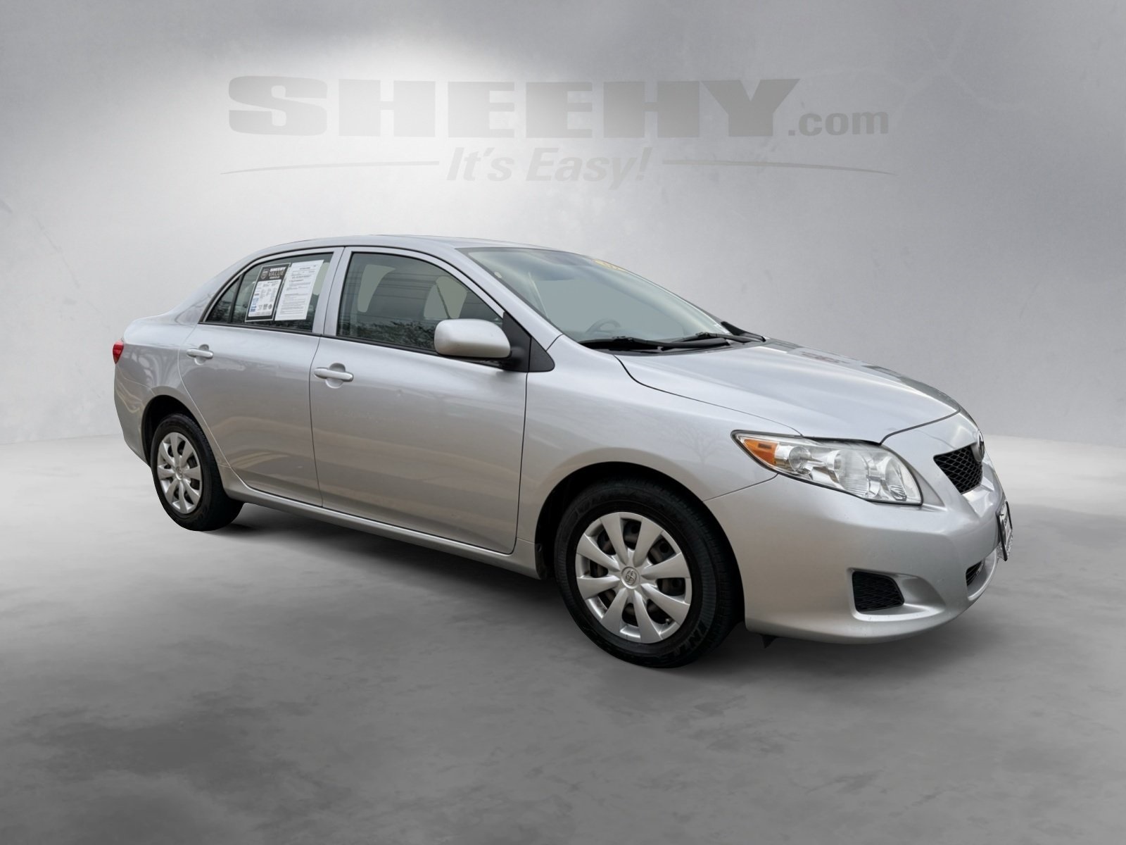 2009 Toyota Corolla LE photo 2