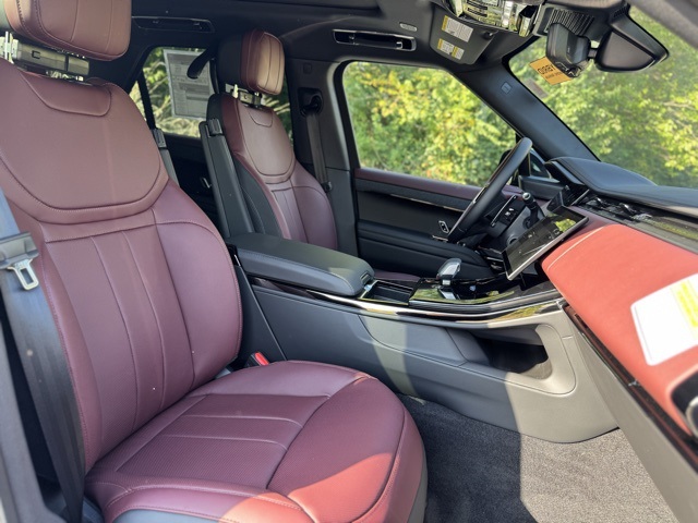 2025 Land Rover Range Rover Sport SE photo 21