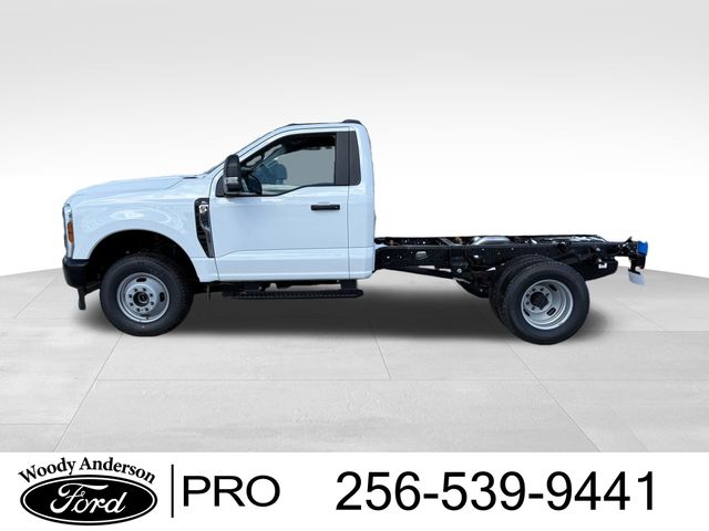 2025 Ford F-350 XL photo 2