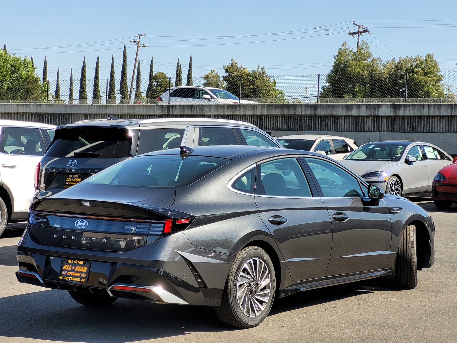 2025 Hyundai Sonata Hybrid Limited photo 3