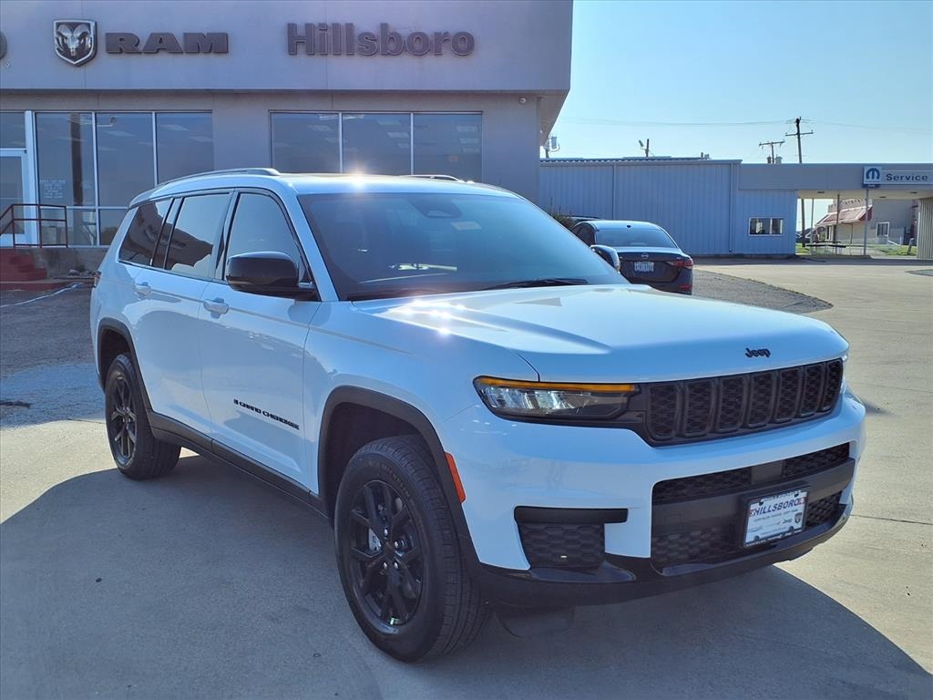 2025 Jeep Grand Cherokee L Altitude's photo