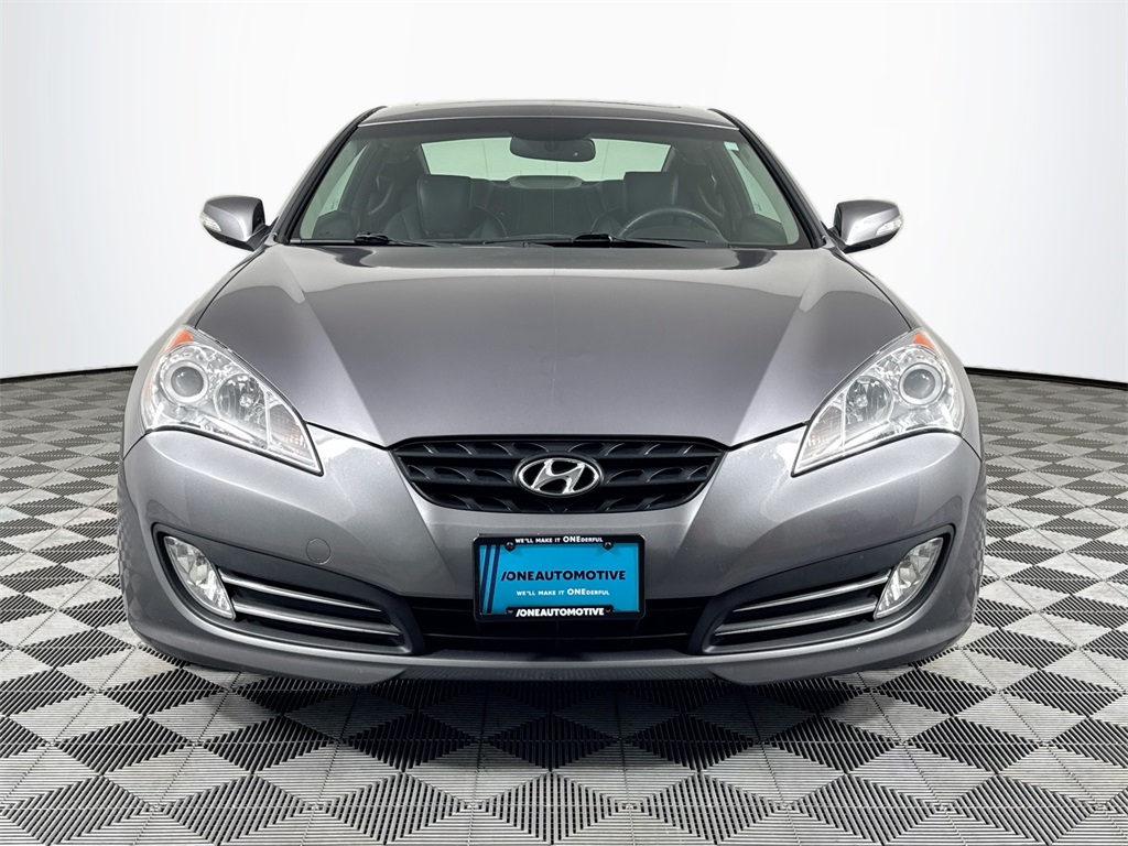 2012 Hyundai Genesis Coupe 3.8 Grand Touring photo 3