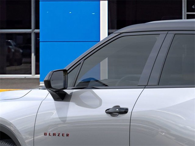 2025 Chevrolet Blazer 2LT photo 11