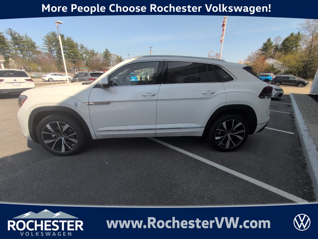 2025 Volkswagen Atlas Cross Sport SEL Premium R-Line photo 3