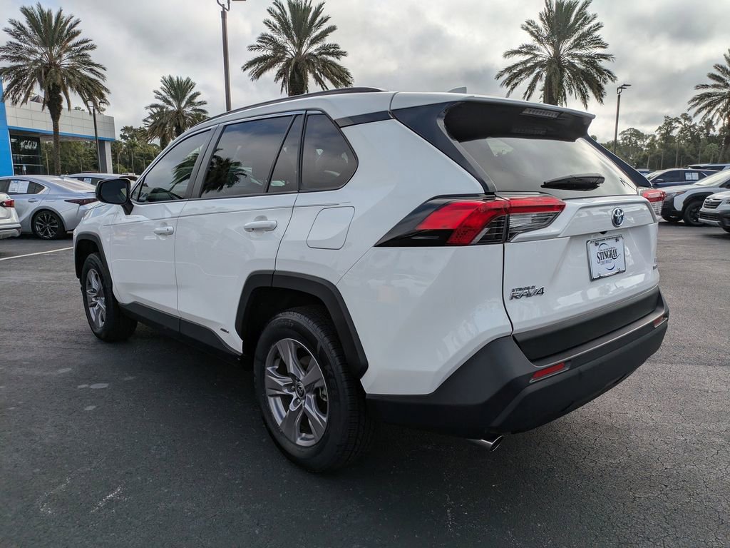 2023 Toyota RAV4 LE photo 4