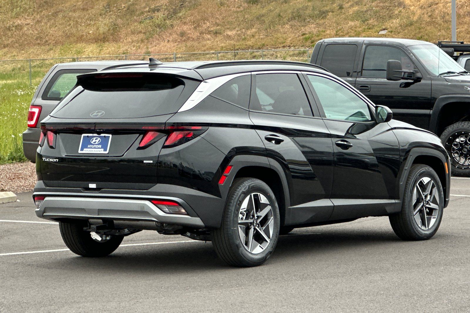 2025 Hyundai Tucson SEL photo 2