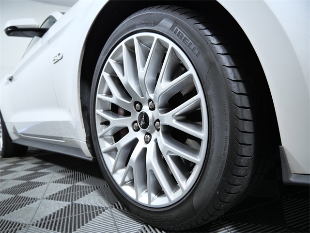 2017 Ford Mustang GT Premium photo 2