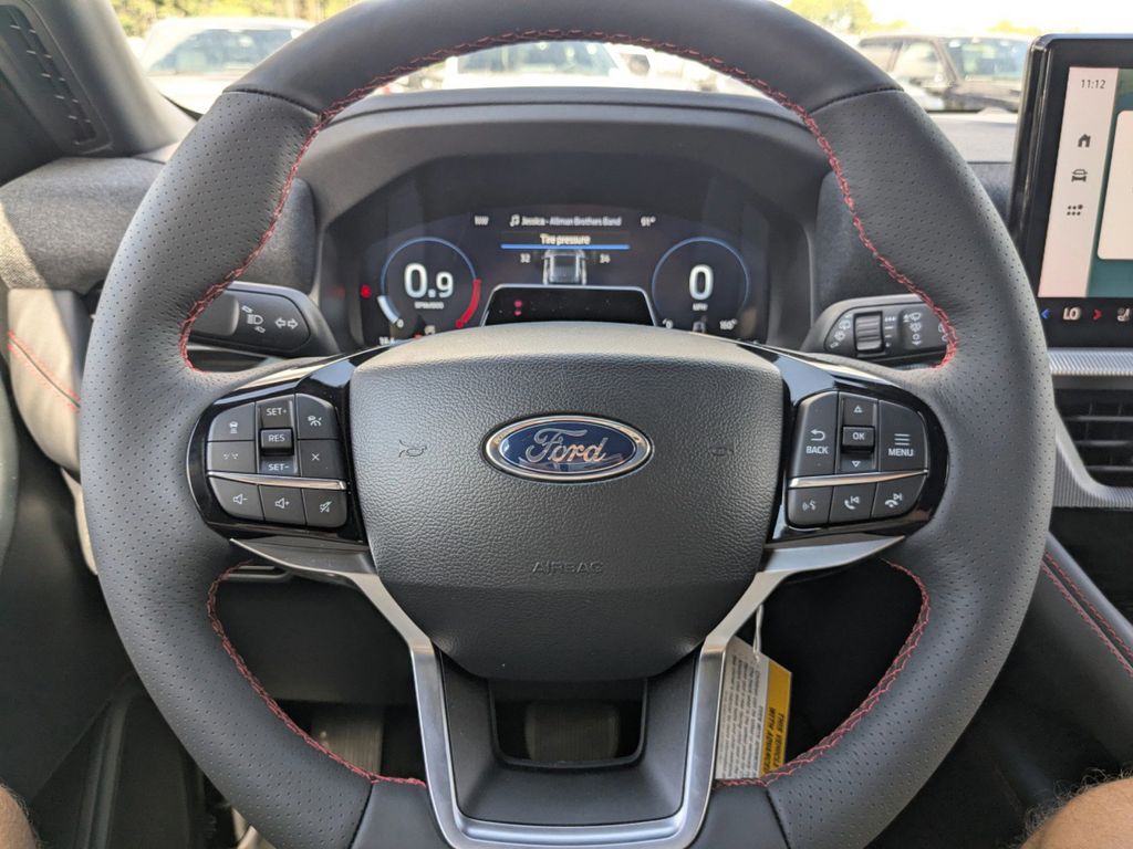 2025 Ford Explorer ST-Line photo 27