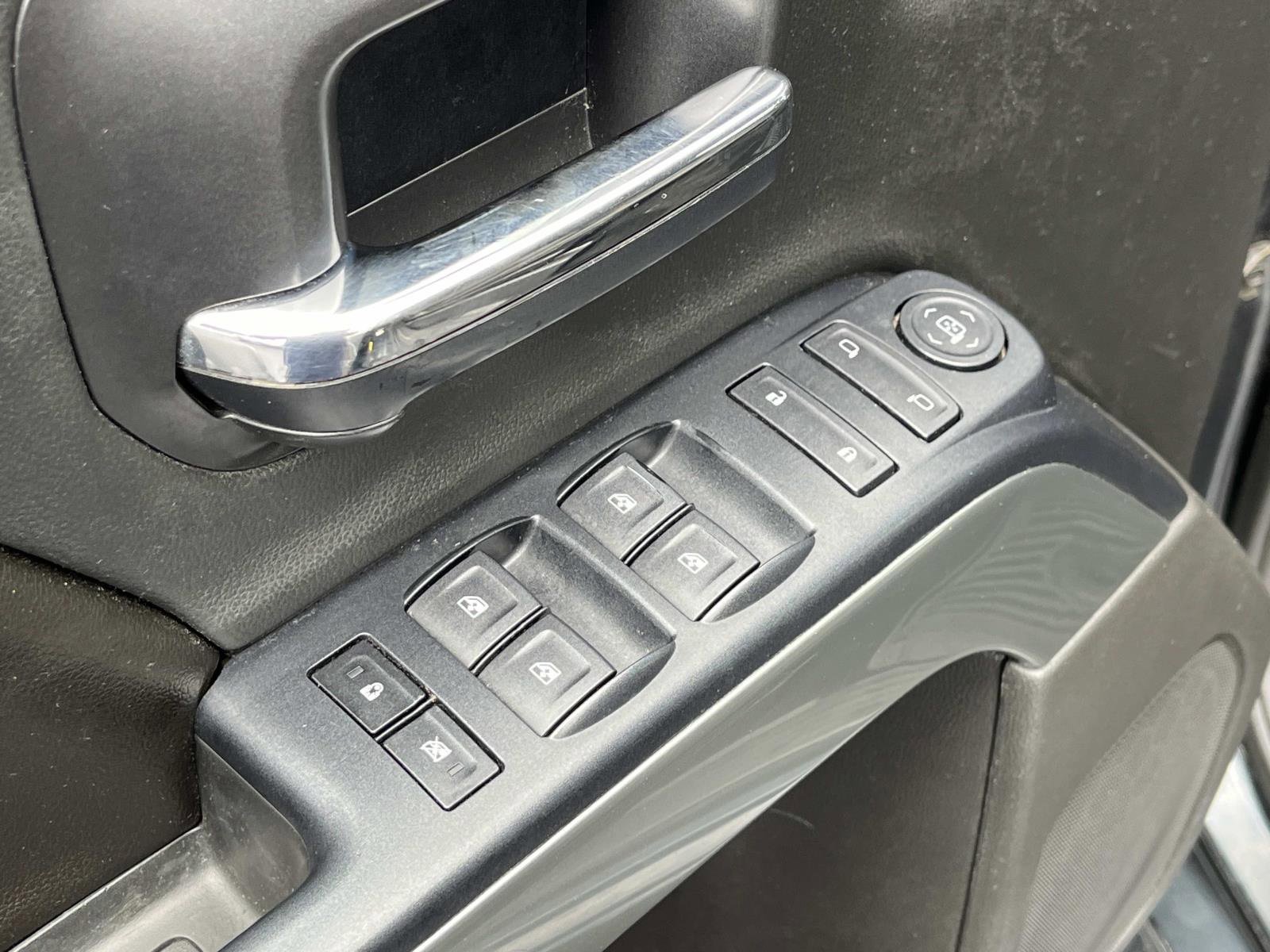 2017 Chevrolet Silverado 1500 LT photo 24